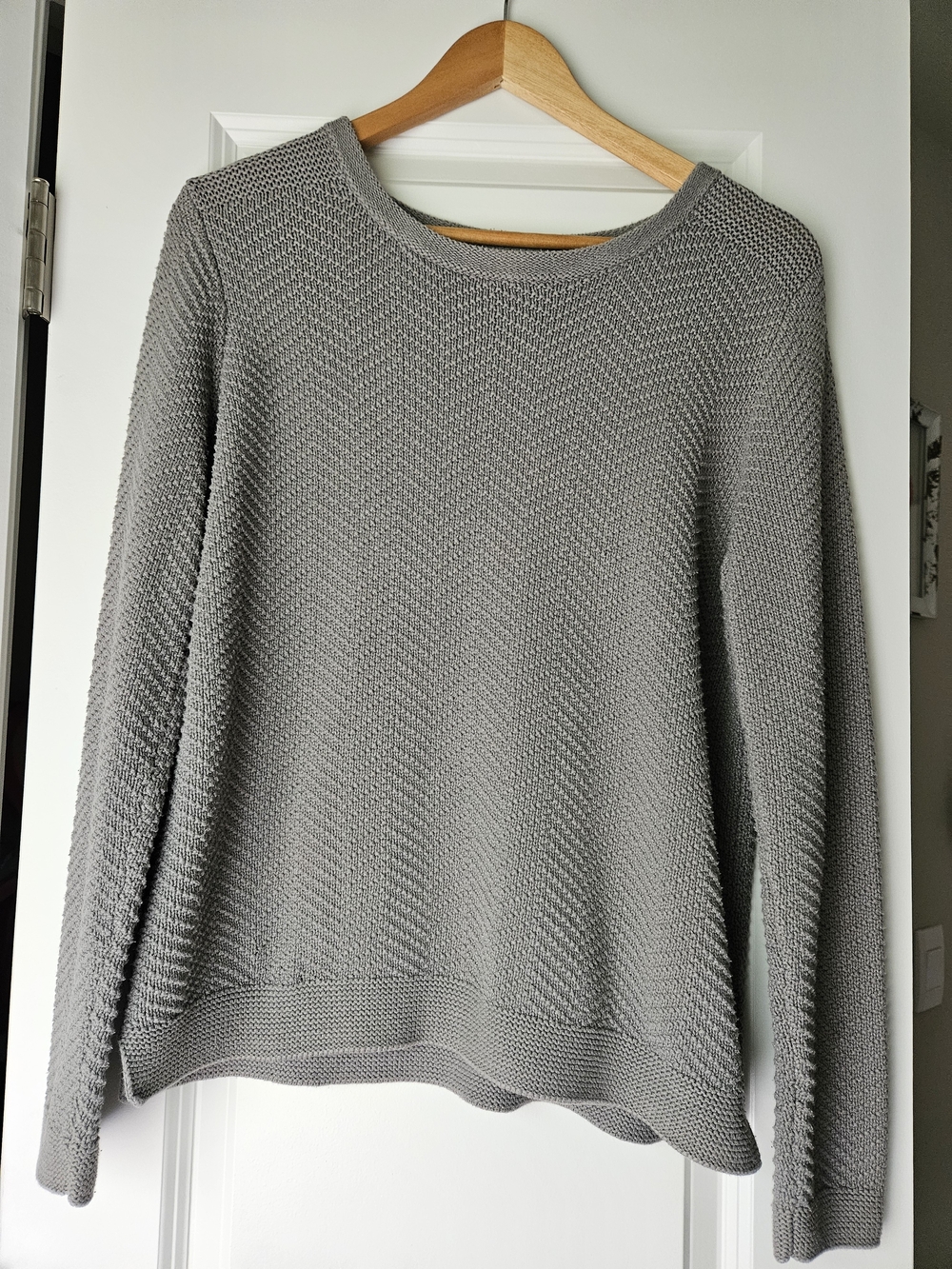 Old Navy Light Gray Textured Crewneck Sweater